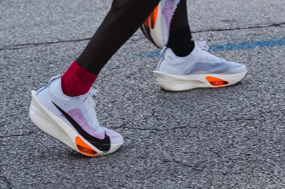 Hinh anh 3: Nike va Adidas cuoc chien khong hoi ket (Phan 2)