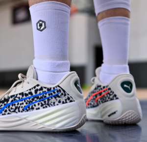 Giay Puma All-Pro Nitro 'Clyde's Closet' 379141-01