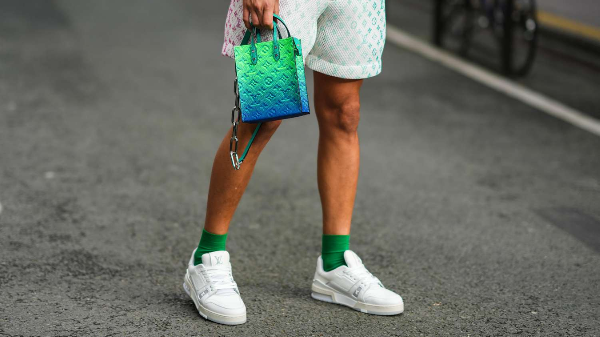 Nang tam phong cach cung 7 mau sneaker phoi voi quan short