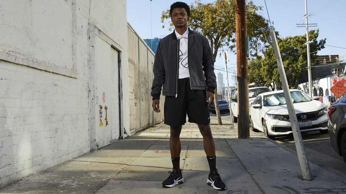 Nâng tầm phong cách cùng 7 mẫu sneaker phối với quần short Hinh anh 2: Nang tam phong cach cung 7 mau sneaker phoi voi quan short