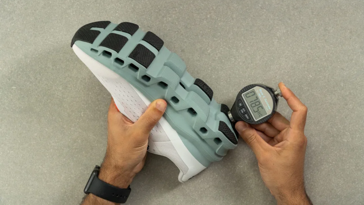 Hinh anh 6: Review On Cloudmonster: "Quai vat" em ai chinh phuc moi dia hinh