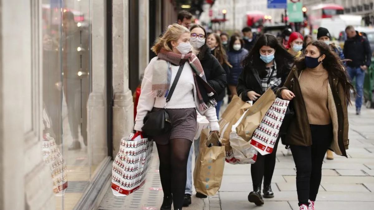 Hinh anh 2: Thoi trang nhanh va thoi trang truyen thong: Cuoc dua bat tan