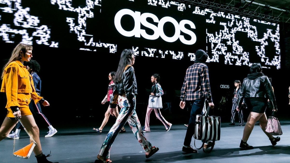 Hinh anh 9: Thoi trang nhanh va thoi trang truyen thong: Cuoc dua bat tan