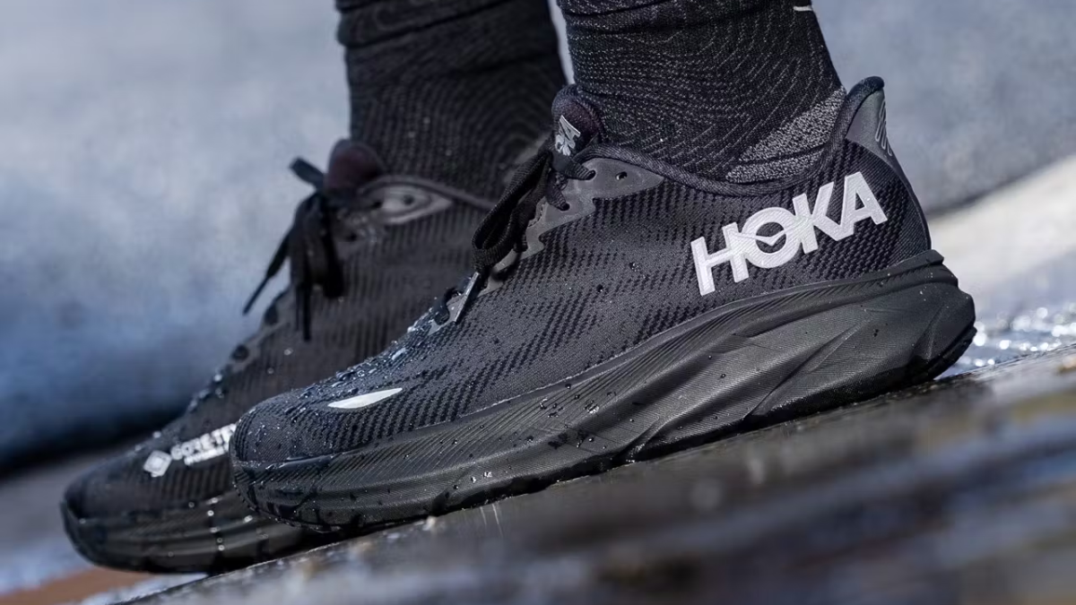 Bước đi tự tin với 8 đôi giày đi bộ êm ái và hỗ trợ tốt nhất Hinh anh 2: Buoc di tu tin voi 8 doi giay di bo em ai va ho tro tot nhat