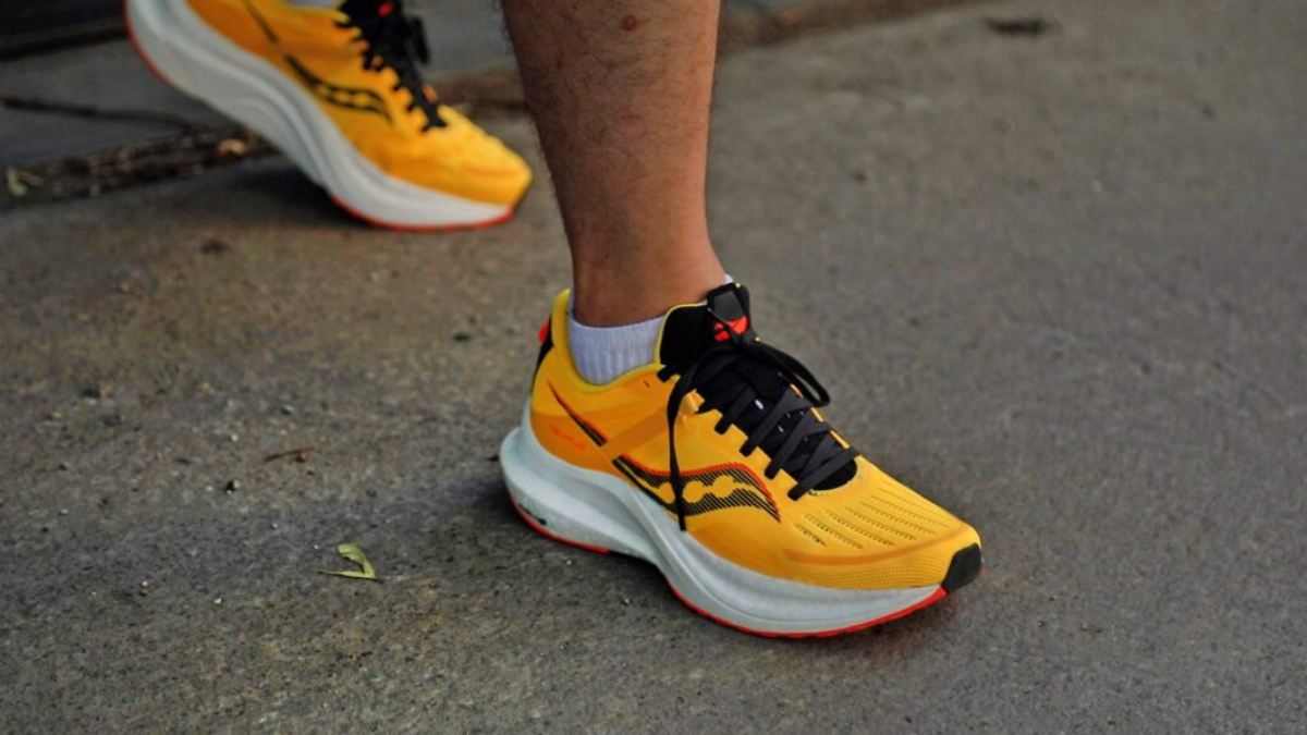 Hinh anh 11: 10 doi giay chay bo tot nhat danh cho nguoi co ban chan bet