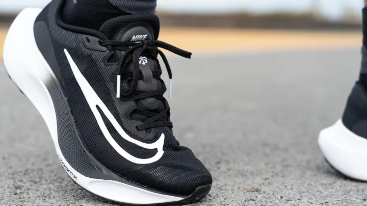 Review chi tiết Nike Zoom Fly 5: Liệu có xứng đáng để sở hữu? Hinh anh 3: Review chi tiet Nike Zoom Fly 5: Lieu co xung dang de so huu?