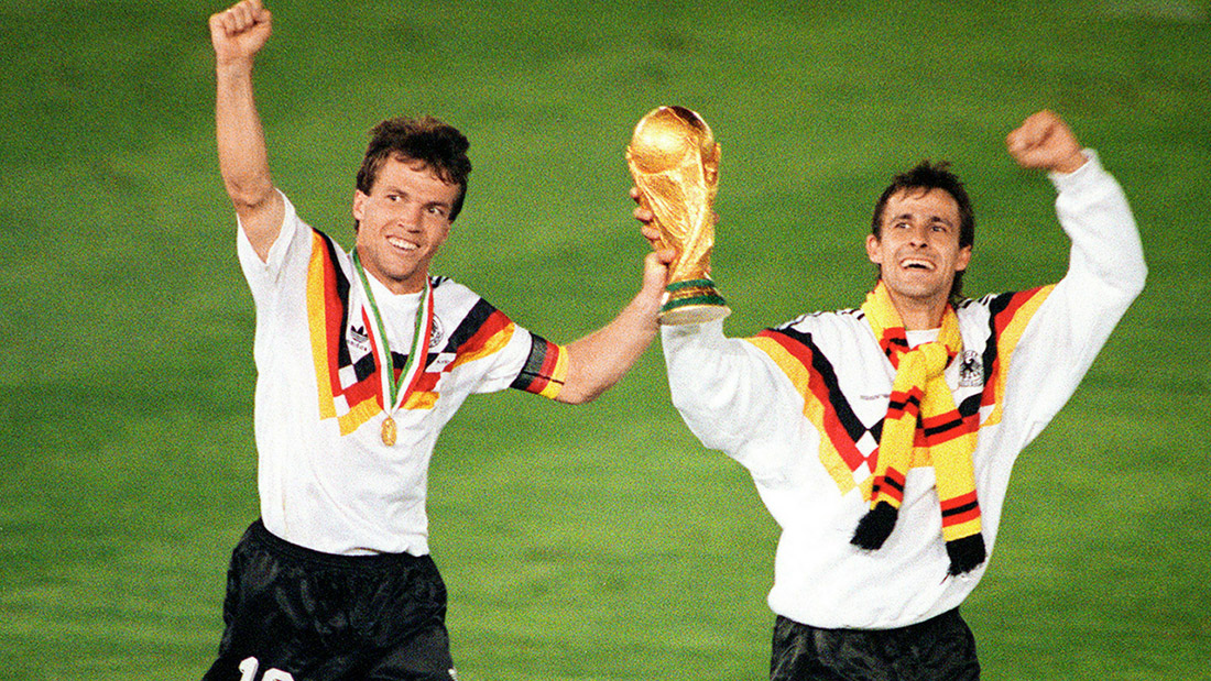 Những chiếc áo đấu bóng 90s đẹp nhất mọi thời đại (Phần 2) Hinh anh 7: Nhung chiec ao dau bong 90s dep nhat moi thoi dai (Phan 2)