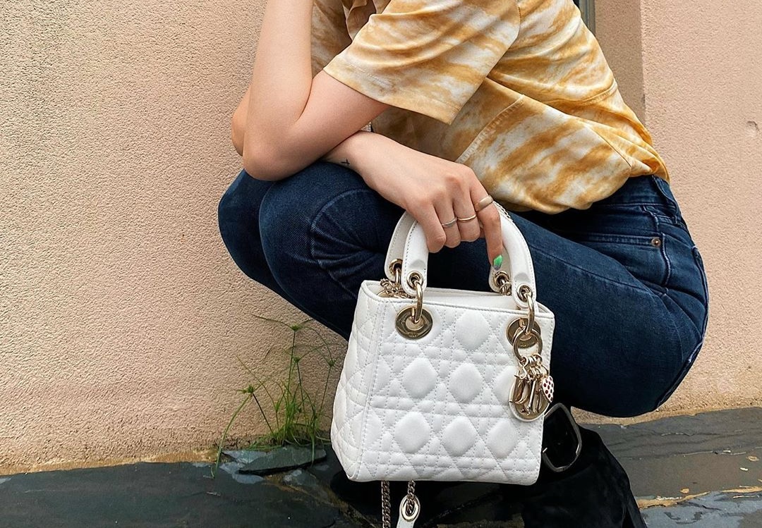 Cần lưu ý gì trước khi mua chiếc túi hiệu đầu tiên ? Hinh anh 3: Can luu y gi truoc khi mua chiec tui hieu dau tien ?