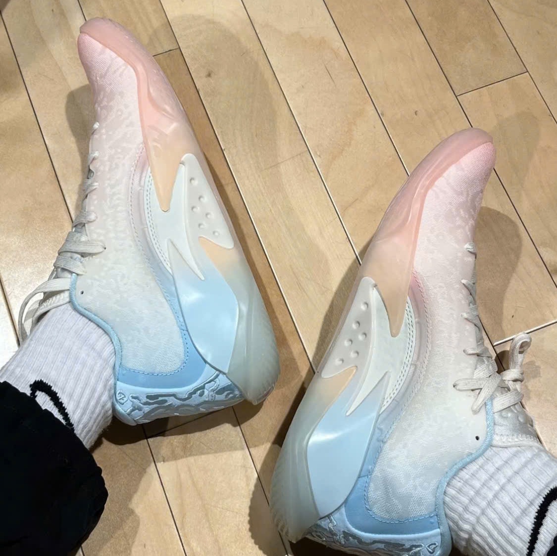 Alternative view of Giày Nike Air Jordan Zion 3 NRG 'Gradient' FZ1321-601