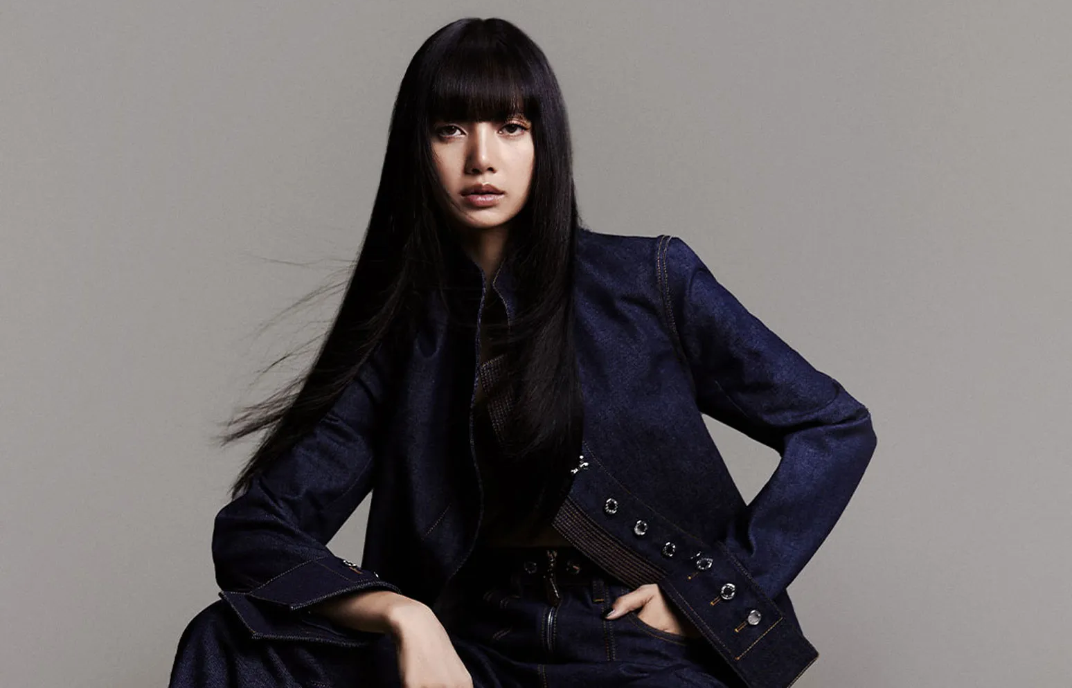 Lisa (BLACKPINK): Tu Celine va Bulgari Den Dinh Cao Voi Louis Vuitton