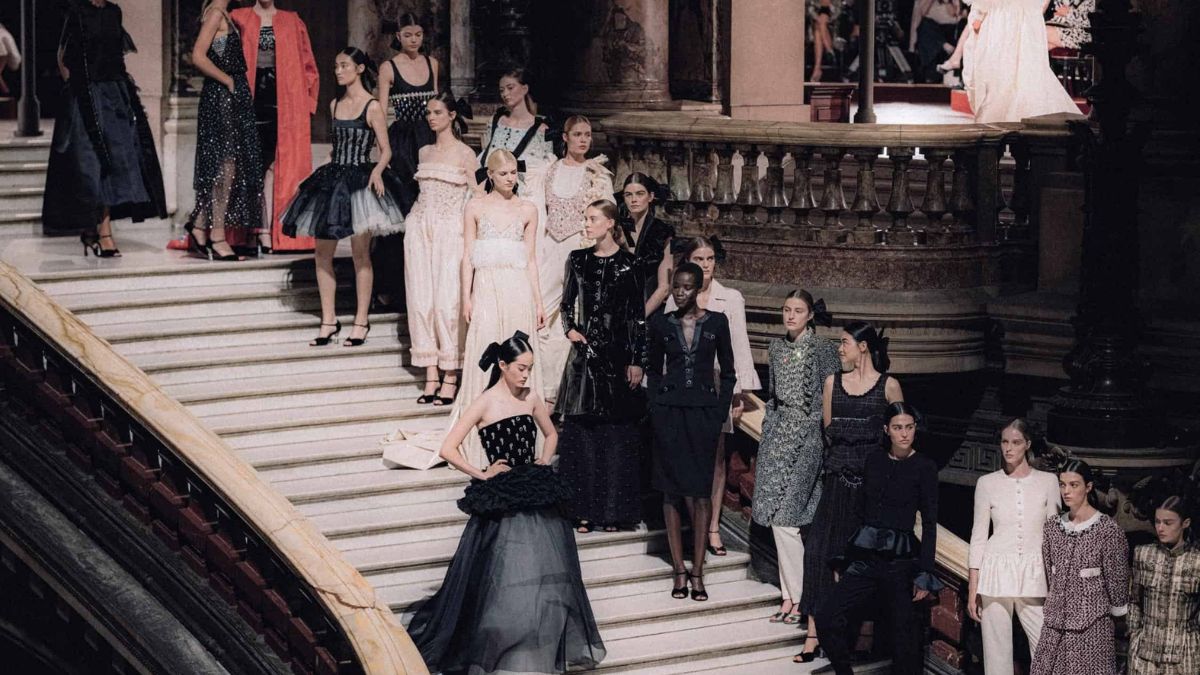 Chanel Thu 2024 Haute Couture - su tai hien day kich tinh tai Palais Garnier