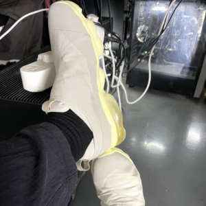 Giay Nike Air VaporMax Moc Roam 'Light Stone' DZ7273-100