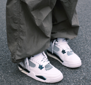 Giay Nike Air Jordan 4 Retro 'Oxidized Green' FQ8213-103