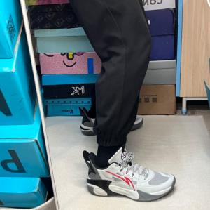 Giay Lining Shadow 2.0 Light Foam 'White Black' YKBU072-3