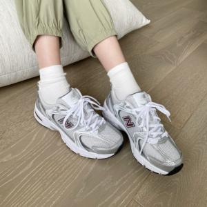 Giay New Balance 530 'Metallic Burgundy' MR530GS