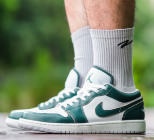 Giay Nike Air Jordan 1 Low 'Oxidized Green' FQ7687-300