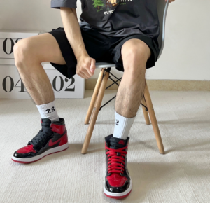 Giay Nike Air Jordan 1 Retro High 'Patent Bred' 555088-063