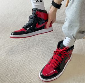 Giay Nike Air Jordan 1 Retro High 'Patent Bred' 555088-063