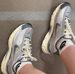 Giay Nike Initiator 'Smoke Gray' HQ1179-001