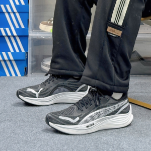 Giay Puma Velocity Nitro 3 'Black White' 377748-01