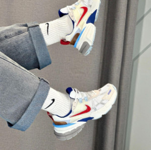 Giay Nike V2K Run 'Metallic Silver Gym Red' HF5724-061