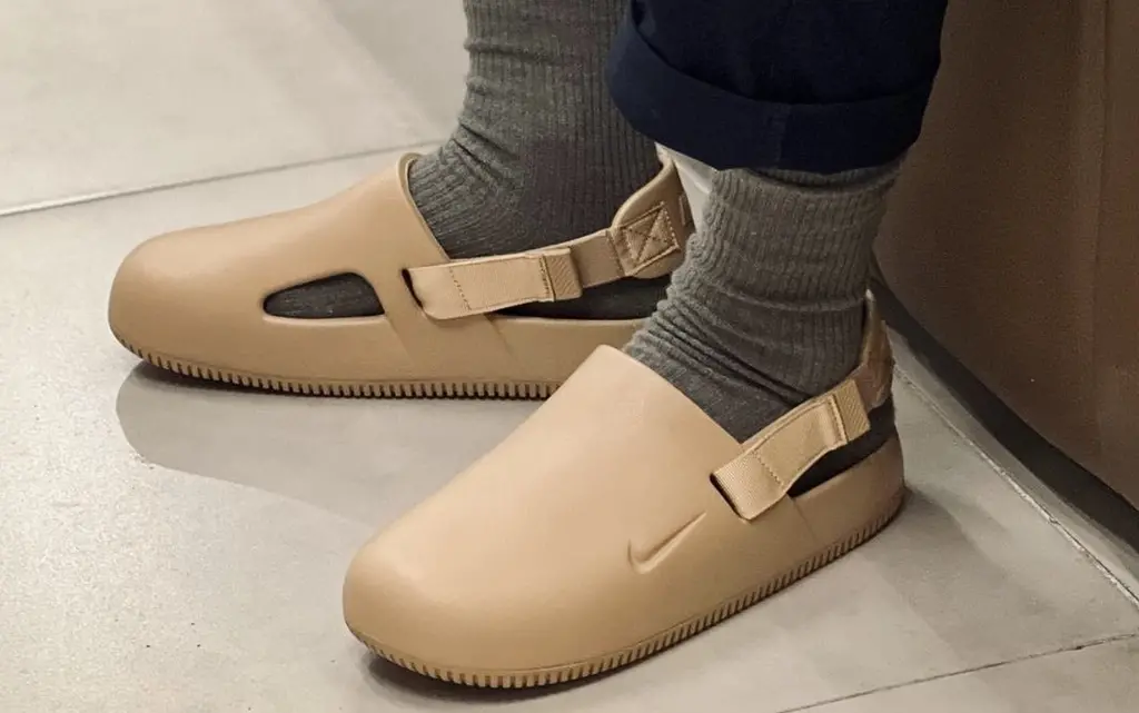 Nike "mượn ý tưởng" Boston Clog là bắt chước hay lời khen ngợi? Hinh anh 4: Nike "muon y tuong" Boston Clog la bat chuoc hay loi khen ngoi?