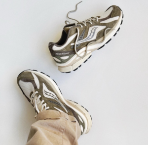 Giay Saucony Kinvara 4 Re x Teenie Weenie 'Olive' S79052-10