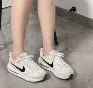 Giay Nike Air Max Dawn 'White Total Orange' DH5131-101