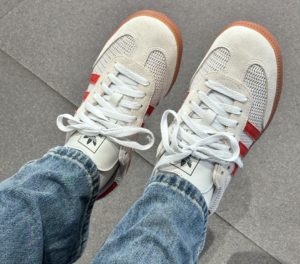 Giay Adidas Samba OG 'Crystal White Preloved Red' IG1380