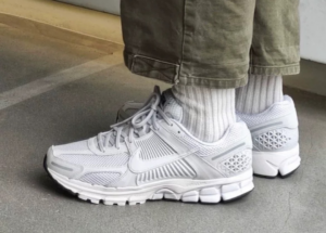 Giay Nike Zoom Vomero 5 'Vast Grey' FQ7079-100