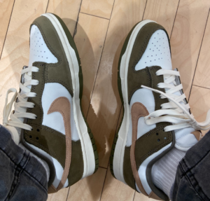 Giay Nike Dunk Low 'Medium Olive' FQ8250-200