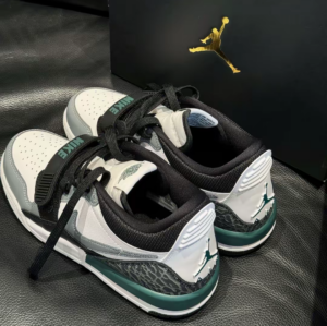 Giay Nike Air Jordan Legacy 312 Low 'White Black' CD9054-131