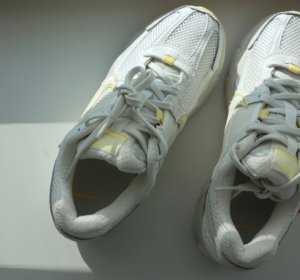 Giay Nike Zoom Vomero 5 'Sail' HJ3846-133