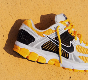 Giay Nike Zoom Vomero 5 'University Gold' FB9149-002