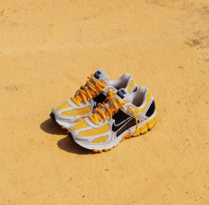 Giay Nike Zoom Vomero 5 'University Gold' FB9149-002