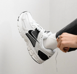 Giay Nike Air Zoom Vomero 5 'White Black' FB9149-101