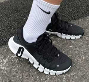 Giay Nike Free Metcon 5 'Black White' DV3949-001