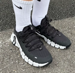 Giay Nike Free Metcon 5 'Black White' DV3949-001