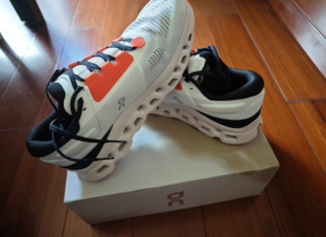 Giay On Running Cloudstratus 3 'White Orange' 3MD30110248