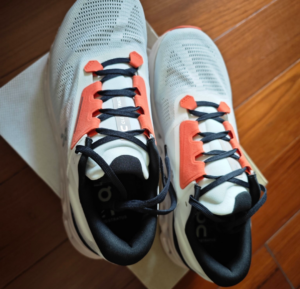 Giay On Running Cloudstratus 3 'White Orange' 3MD30110248