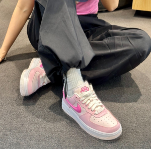 Giay Nike Air Force 1 Low '07 LX 'Paw Print' HM3696-661