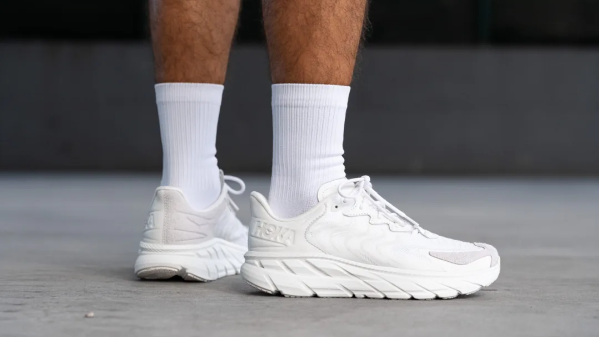 Hinh anh 3: Bung no nang luong cung 7 "sieu pham" giay di bo Hoka 2024