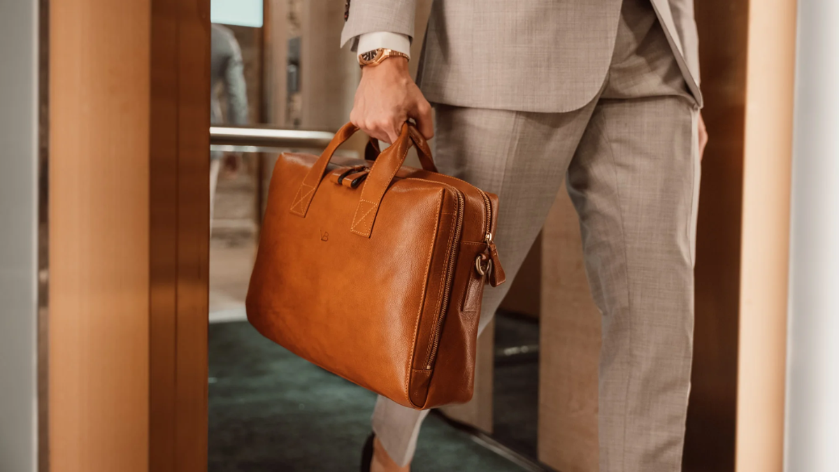 Hinh anh 1: 13 chiec tui hieu nam tien dung cho quy ong cong so (Phan 2)