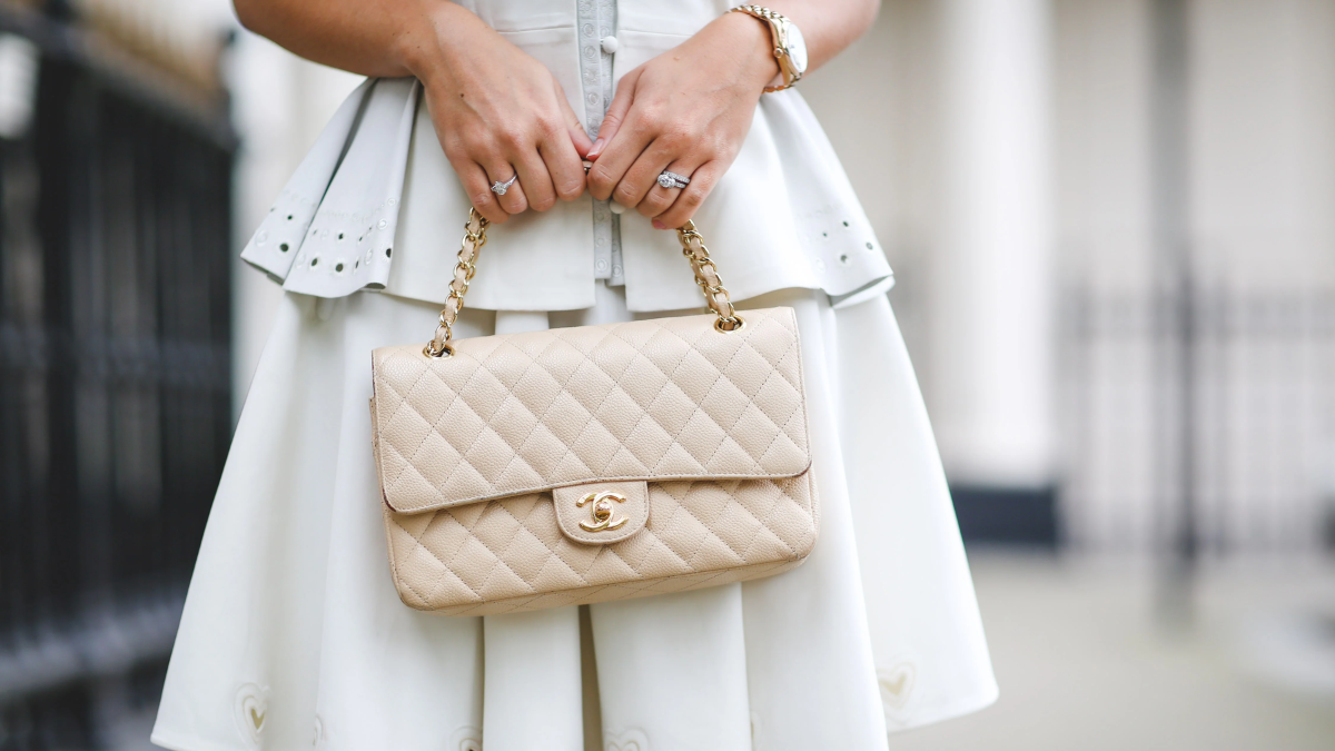 Hanh trinh chinh phuc thoi dai cua tui xach Chanel Classic