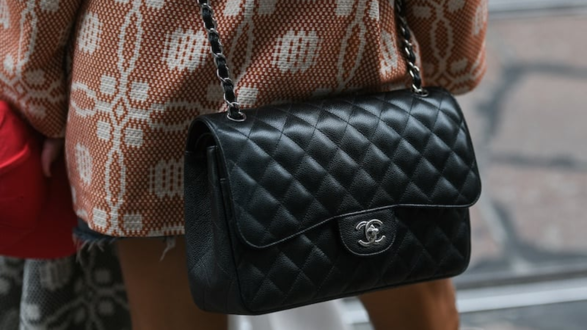 Hinh anh 3: Chang duong phat trien cua khoa va chot tui Chanel Flap