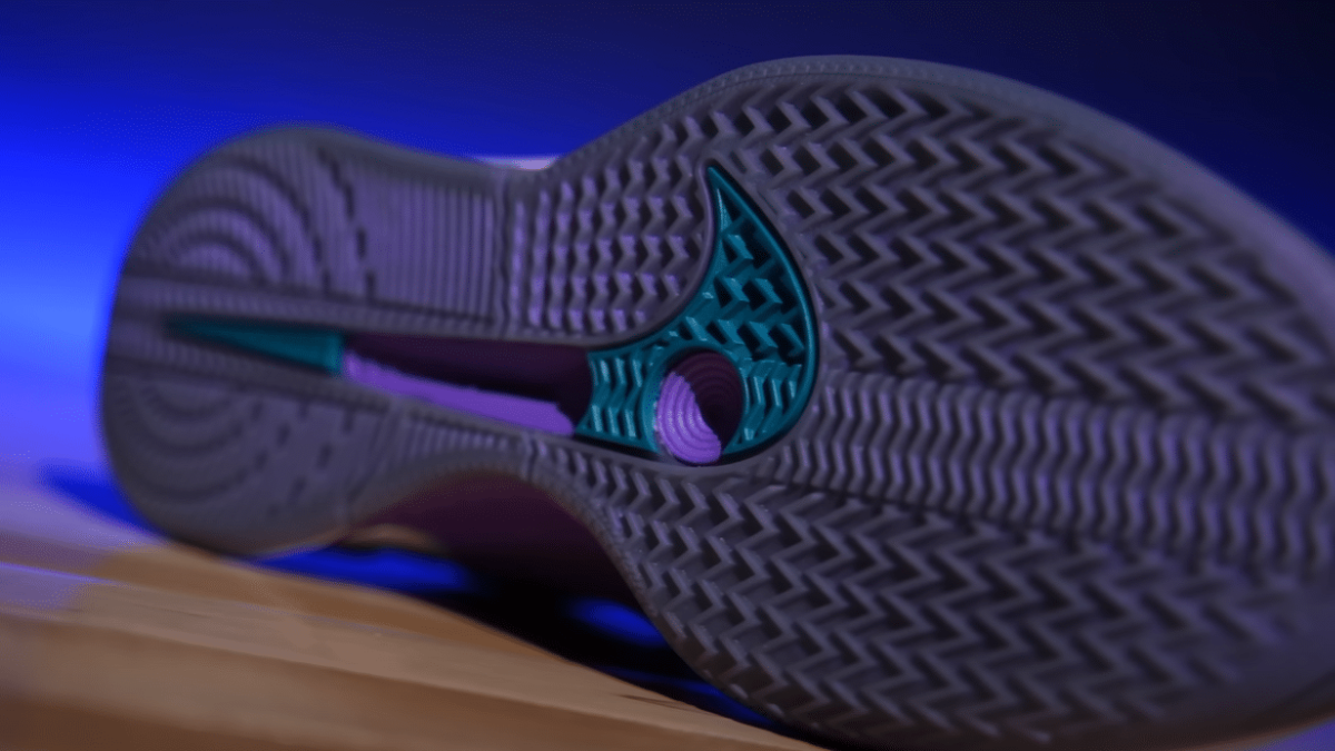 Review Nike Sabrina 2: Lột xác ấn tượng so với phiên bản đầu tiên Hinh anh 2: Review Nike Sabrina 2: Lot xac an tuong so voi phien ban dau tien