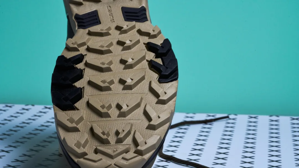 Review chi tiết đôi giày leo núi đa năng Salomon X Ultra 4 Mid GTX Hinh anh 7: Review chi tiet doi giay leo nui da nang Salomon X Ultra 4 Mid GTX