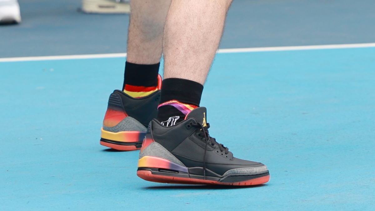 Bứt phá mùa hè nóng nực với 12 đôi sneaker siêu "hot" (Phần 2) Hinh anh 8: But pha mua he nong nuc voi 12 doi sneaker sieu "hot" (Phan 2)