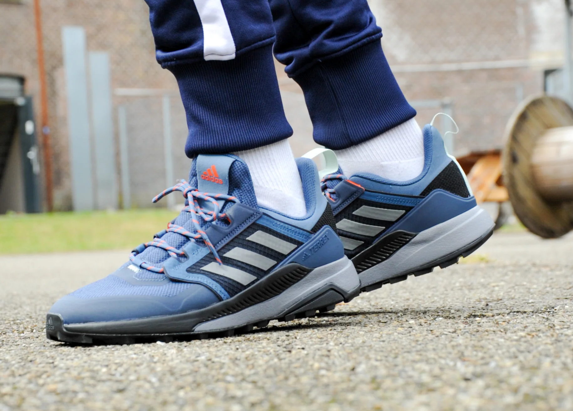 Hinh anh 2: Top 3 giay di bo Adidas dinh dam cho moi hanh trinh