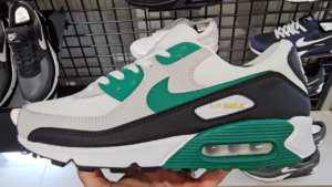 Giay Nike Air Max 90 'Malachite' FB9658-102